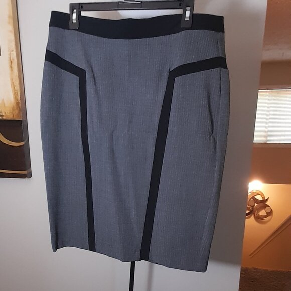 Grey Skirt - Picture 1 of 2